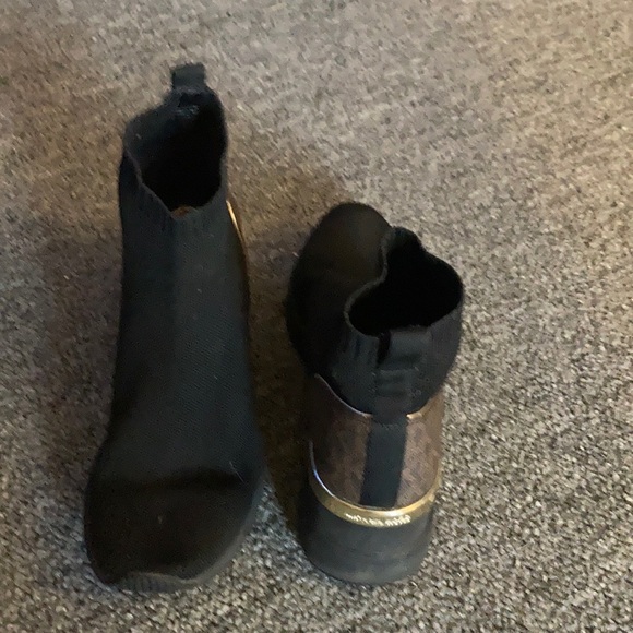 Micheal Kors ankle booties - Picture 5 of 7